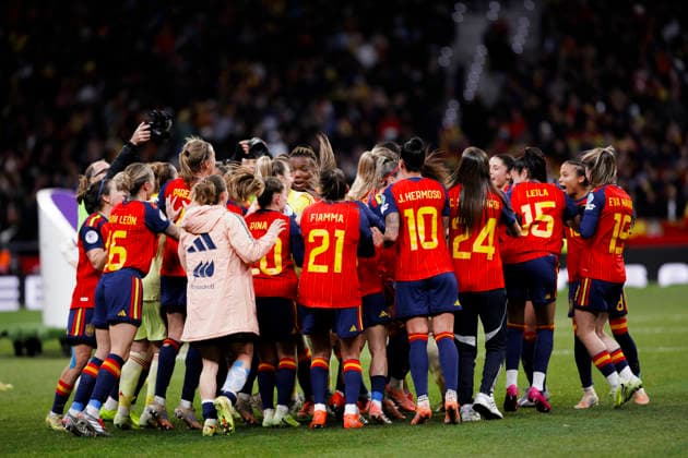 UEFA Women s Nations League final - Spain vs Germany MADRID,SPAIN - 2 December:Spanish players celebrate their UEFA Nations League title during the UEFA Women s Nations League final 2025 26 second leg match between Spain and Germany at Riyadh Air Metropolitano Stadium. (Photo by Guille Martinez f22photo) Madrid Riyadh Air Metropolitano Stadium Spain Copyright: xGuillermoxMartinezx