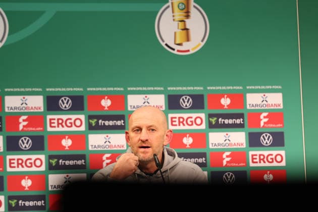 02 12 2025, xrekx, Football DFB Cup 1 8 Final, Hertha BSC Berlin 1 FC Kaiserslautern v l Press Conference Torsten Lieberknecht Coach 1 FC Kaiserslautern DFL DFB REGULATIONS PROHIBIT ANY USE OF PHOTOGRAPHS as IMAGE SEQUENCES and or QUASI VIDEO Berlin