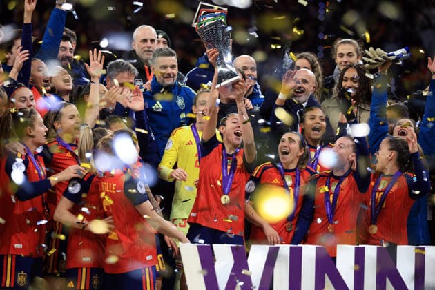 Spain - UEFA Women s Nations League - Final - Spain vs Germany - 02 12 2025 SPAIN, MADRID, DECEMBRE 02. Leila Ouahabi of Spain holds the cup and celebrates with her teammates after winning the UEFA Women s Nations League 2025 Final football match between Spain and Germany at Estadio Riyadh Air Metropolitano on December 02, 2025 in Madrid, Spain. Photo by Manuel Blondeau AOP.Press Madrid Estadio Riyadh Air Metropolitano Spain Copyright: x ManuelxBlondeau AOP.Pressx AOP20251202-0010