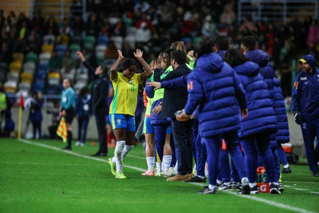 Brasil team celebrating a goal during the match between Portugal National Womens team and Brasil National Womens team, friendly preparation game at Estadio Municipal de Aveiro on 2 December 2025. Aveiro Estadio Municipal de Aveiro Aveiro Portugal Copyright: xIMAGOx xPRIMExSPORTSxIMAGESx xFILIPExOLIVEIRAx