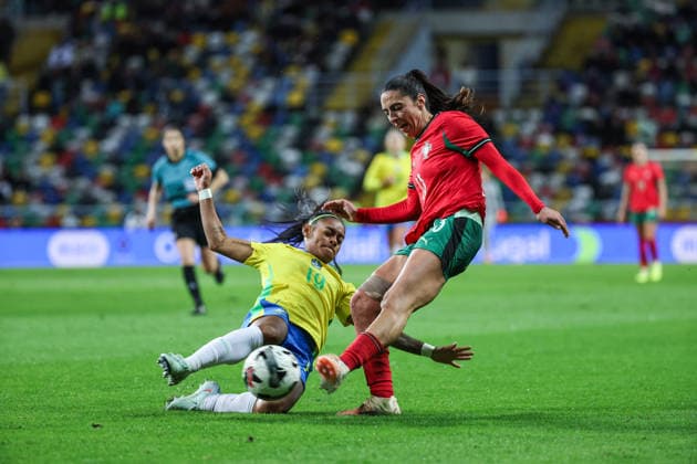 Fatima Pinto ( Portugal National Womens Team ) in ac duel with Taina Maranhao ( Brasil National Womens Team ) during the match between Portugal National Womens team and Brasil National Womens team, friendly preparation game at Estadio Municipal de Aveiro on 2 December 2025. Aveiro Estadio Municipal de Aveiro Aveiro Portugal Copyright: xIMAGOx xPRIMExSPORTSxIMAGESx xFILIPExOLIVEIRAx
