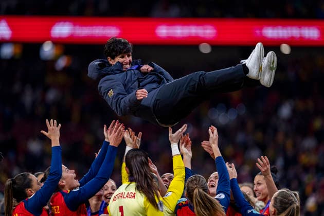 Spain v Germany - UEFA Women s Nations League 2025 Final Second Leg Sonia Bermudez, Head Coach of Spain, is seen celebrated for her players after winning the UEFA Women s Nations League 2025 final second leg match between Spain and Germany at Estadio Riyadh Air Metropolitano on December 2, 2025 in Madrid, Spain. Madrid Estadio Riyadh Air Metropolitano Madrid Spain Copyright: xAlbertoxGardinx AGardin_20251202_Foot_Women_Spain_Germany_1185