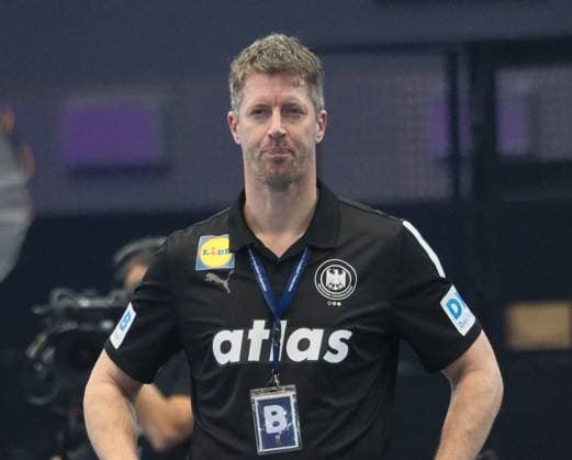 02 12 2025 xkhx Dormund, Westfallenhalle Handball Womens World Championship Main Round Germany vs Faroe Islands Head Coach Markus Gaugisch Germany