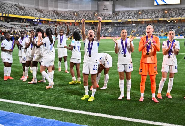 STOCKHOLM, SWEDEN 20251202 Frances team takes bronze after 2-2 in the Nations League bronze medal match between Sweden and France at 3Arena on Tuesday night STOCKHOLM SWEDEN x10030x  Copyright: xJonasxEkströmer TTx NATIONS LEAGUE SVERIGE-FRANKRIKE