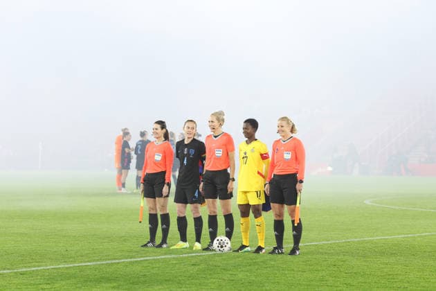 England v Ghana Women 02 December 2025, Southampton - International Football Friendly - England v Ghana Women - Keira Walsh of England (2L) stands with Portia Boakye of Ghana (2R) and the officials as fog engulfs the stadium before the match - Photo: Charlotte Wilson Offside. Southampton UK  Copyright: xCharlottexWilsonx xOffsidexOffside