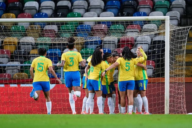 AVEIRO, PORTUGAL - DECEMBER 2: Gabi Zanotti of Brazil celebrates after scoring the team s first goal during a Women?s International Friendly, Länderspiel, Nationalmannschaft match between Portugal and Brazil at Estádio Municipal de Aveiro on December 2, 2025 in Aveiro, Portugal. (Photo by Pedro Loureiro Sports Press Photo) Copyright: xPedroxLoureiro SportsxPressxPhotx Sportspressphoto_SPR69147