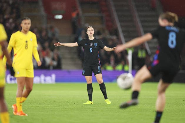 England gegen Ghana Frauen 02. Dezember 2025, Southampton Internationales Fußballfreundschaftsspiel England gegen Ghana Frauen Lotte Wubben Moy von England Foto Charlotte Wilson Abseits Southampton UK  Copyright: xCharlottexWilsonx xOffsidexOffside