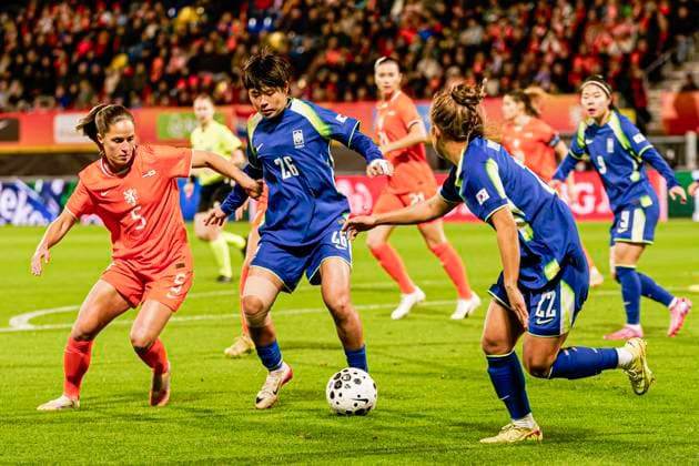 Minji Kim of South Korea battles for possession with Marisa Olislagers of The Netherlands Netherlands v South Korea, Women s International Friendly, Länderspiel, Nationalmannschaft Netherlands v South Korea, Mandemakers Stadium, December 2, 2025, Waalwijk, Netherlands.