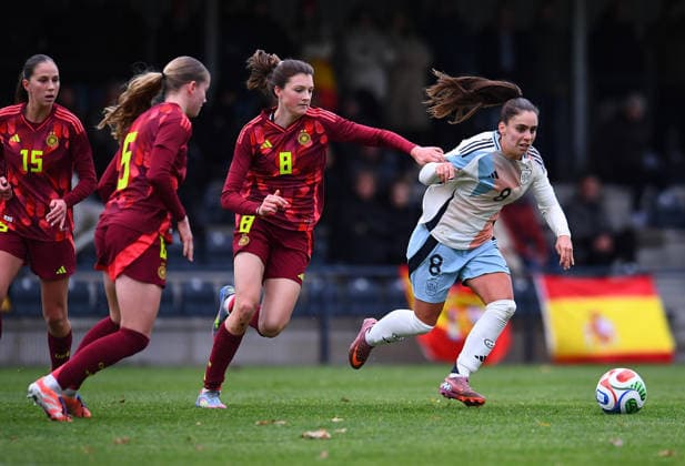 Soccer European Championship Qualification U19 Juniors Germany Spain on 02 12 2025 at the Sportschule Wedau in Duisburg f l n r Maj Schneider Germany , Marie Gmeineder Germany , Lotta Wrede Germany , Aiona Gomez Spain DFB regulations prohibit any use of photographs as image sequences and or quasi video Nordrhein Westfalen Germany