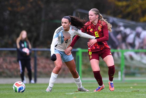 Soccer European Championship Qualification U19 Juniors Germany Spain on 02 12 2025 at the Sportschule Wedau in Duisburg Silvi Cristobal Spain , left Marie Gmeineder Germany , right DFB regulations prohibit any use of photographs as image sequences and or quasi video Nordrhein Westfalen Germany