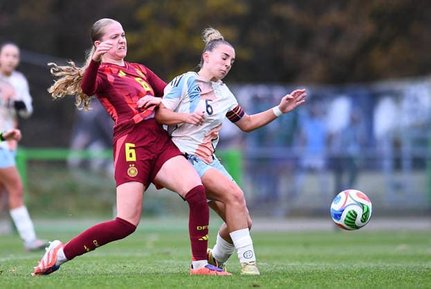 Soccer European Championship Qualification U19 Juniors Germany Spain on 02 12 2025 at the Sportschule Wedau in Duisburg Marie Gmeineder Germany , left Irune Dorado Spain , right DFB regulations prohibit any use of photographs as image sequences and or quasi video Nordrhein Westfalen Germany