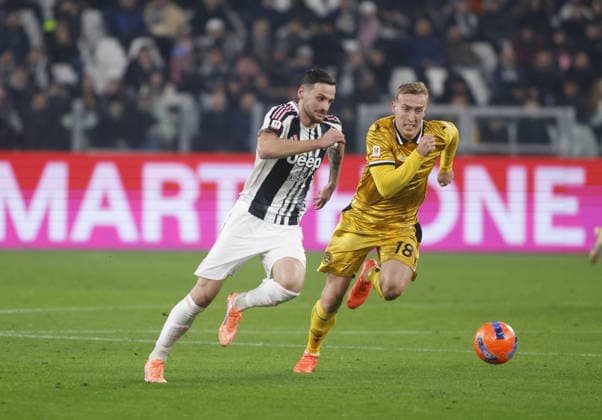 Federico Gatti of Juventus FC and Adam Buksa of Udinese Calcio during the Coppa Itallia, 2025 26 season, football match between Juventus FC and Udinese Calcio on 02 Dicember 2025, at Allianz Stadium, Turin, taly. Photo Nderim KACELI  Copyright: xNderimxKaceli IPAxSportx xipa-agency.netx xx IPA_68653878 IPA_Agency_IPA68653878