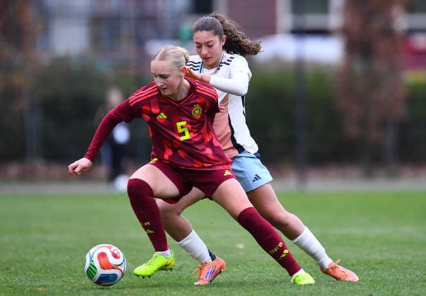 Soccer European Championship Qualification U19 Juniors Germany Spain on 02 12 2025 at the Sportschule Wedau in Duisburg Luzie Zähringer Germany , front Elene Gurtubay Spain , back DFB regulations prohibit any use of photographs as image sequences and or quasi video Nordrhein Westfalen Germany