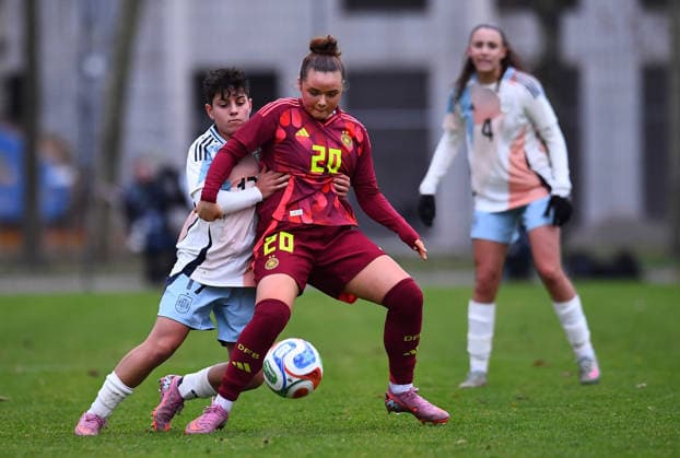 Soccer European Championship Qualification U19 Juniors Germany Spain on 02 12 2025 at the Sportschule Wedau in Duisburg Amy Wrigge Germany , front Emma Moreno Spain , back DFB regulations prohibit any use of photographs as image sequences and or quasi video Nordrhein Westfalen Germany