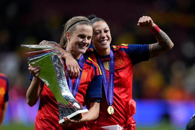 December 2, 2025, Madrid, Madrid, Spain: Irene Paredes and Jennifer Hermoso of Spain celebrate with the trophy during the UEFA Women s Nations League 2025 final second leg match between Spain and Germany at Riyadh Air Metropolitano stadium on December 02, 2025 in Madrid, Spain. Madrid Spain - ZUMAa181 20251202_zaa_a181_274 Copyright: xOscarxJ.xBarrosox