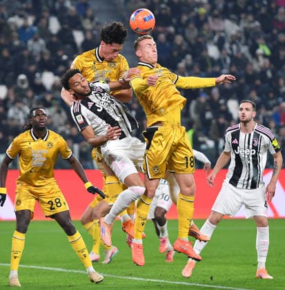 December 2, 2025, Turin, Italy: Juventus Lloyd Kelly and Udinese s Adam Buksa in action during the round of 16 of the Italian Cup soccer match Juventus FC vs Udinese Calcio at the Allianz Stadium in Turin, Italy, 2 December 2025 ANSA ALESSANDRO DI MARCO. Coppa Italia: Juventus FC Vs Udinese Calcio  - ZUMAa110 20251202_zaf_a110_031 Copyright: xAlessandroxxxxxxxxDixMarcox