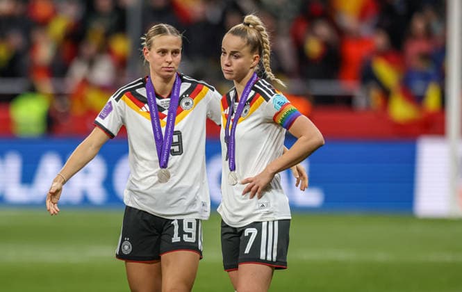 ESP, Madrid, Spain vs Germany, International match, Football, UEFA, 2025 2026 season, Womens Nations League, Riyadh Air Metropolitano, Final in picture Disappointment for Germany after defeat in the final against Spain, Klara Bühl Germany 19 , Giulia Gwinn Germany 7 DFB DFL REGULATIONS PROHIBIT ANY USE OF PHOTOGRAPHS AS IMAGE SEQUENCES AND OR QUASI VIDEO, 02 12 2025 Copyright: HMBxMedia HendrikxHamelau