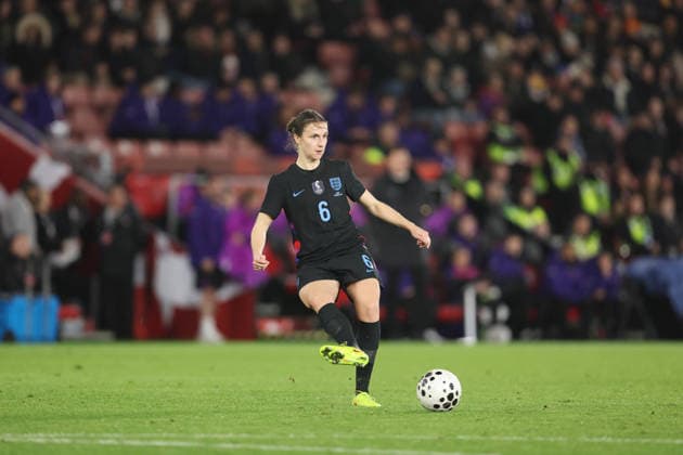 England gegen Ghana Frauen 02. Dezember 2025, Southampton Internationales Fußballfreundschaftsspiel England gegen Ghana Frauen Lotte Wubben Moy von England Foto Charlotte Wilson Abseits Southampton UK  Copyright: xCharlottexWilsonx xOffsidexOffside