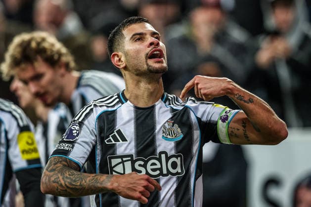 Premier League Newcastle United v Tottenham Hotspur Bruno Guimaraes of Newcastle United celebrates his goal to make it 1-0 during the Premier League match Newcastle United vs Tottenham Hotspur at St. James s Park, Newcastle, United Kingdom, 2nd December 2025 (Photo by Alfie Cosgrove News Images) Newcastle St. James s Park Tyne and Wear United Kingdom Copyright: xAlfiexCosgrove NewsxImagesx