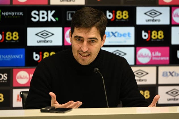 Bournemouth v Everton Premier League 02 12 2025. AFC Bournemouth manager Andoni Iraola during the post match press conference, PK, Pressekonferenz after the Premier League match between Bournemouth and Everton at the Vitality Stadium, Bournemouth, England on 2 December 2025. Bournemouth Vitality Stadium Dorset England Editorial use only DataCo restrictions apply See www.football-dataco.com , Copyright: xGrahamxHuntx PSI-23324-0181