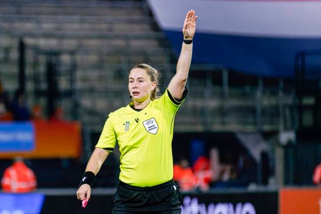 Referee Frederikke Sokjaer gestures Netherlands v South Korea, Women s International Friendly, Länderspiel, Nationalmannschaft Netherlands v South Korea, Mandemakers Stadium, December 2, 2025, Waalwijk, Netherlands.