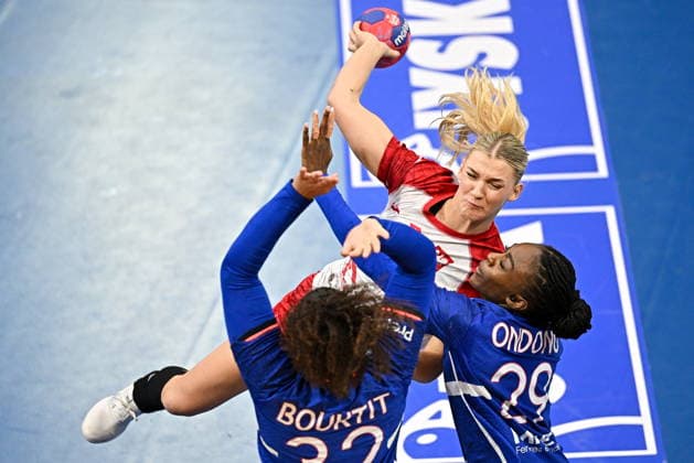 2025.12.02 s-Hertogenbosch pilka reczna kobiet Mistrzostwa Swiata Francja - Polska N z Paulina Uscinowicz Foto Lukasz Laskowski PressFocus 2025.12.02 s-Hertogenbosch IHF WomenÕs Handball World Championship, WM, Weltmeisterschaft France v Poland Paulina Uscinowicz Credit: Lukasz Laskowski PressFocus NEWSPIX.PL --- newspix.pl POLAND OUT! 