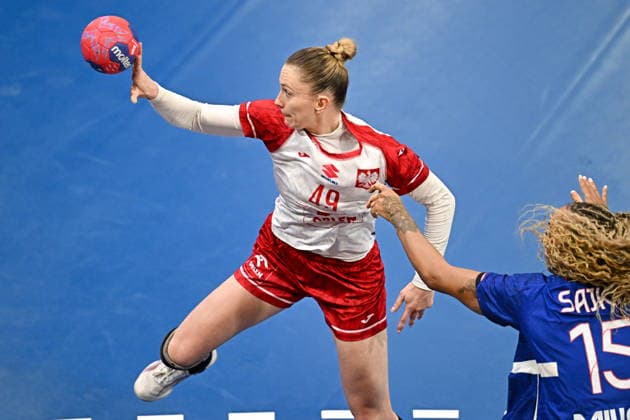 2025.12.02 s-Hertogenbosch pilka reczna kobiet Mistrzostwa Swiata Francja - Polska N z Karolina Kochaniak Foto Lukasz Laskowski PressFocus 2025.12.02 s-Hertogenbosch IHF WomenÕs Handball World Championship, WM, Weltmeisterschaft France v Poland Karolina Kochaniak Credit: Lukasz Laskowski PressFocus NEWSPIX.PL --- newspix.pl POLAND OUT! 