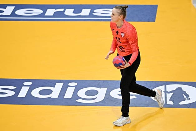 2025.12.02 s-Hertogenbosch pilka reczna kobiet Mistrzostwa Swiata Francja - Polska N z Adrianna Placzek Foto Lukasz Laskowski PressFocus 2025.12.02 s-Hertogenbosch IHF WomenÕs Handball World Championship, WM, Weltmeisterschaft France v Poland Adrianna Placzek Credit: Lukasz Laskowski PressFocus NEWSPIX.PL --- newspix.pl POLAND OUT! 