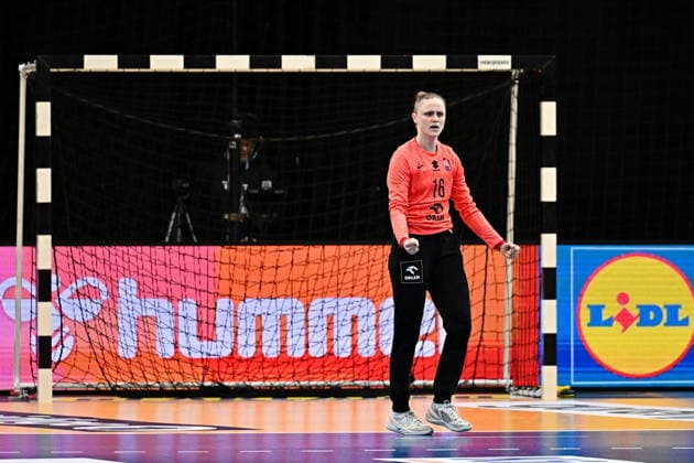 2025.12.02 s-Hertogenbosch pilka reczna kobiet Mistrzostwa Swiata Francja - Polska N z Adrianna Placzek Foto Lukasz Laskowski PressFocus 2025.12.02 s-Hertogenbosch IHF WomenÕs Handball World Championship, WM, Weltmeisterschaft France v Poland Adrianna Placzek Credit: Lukasz Laskowski PressFocus NEWSPIX.PL --- newspix.pl POLAND OUT! 