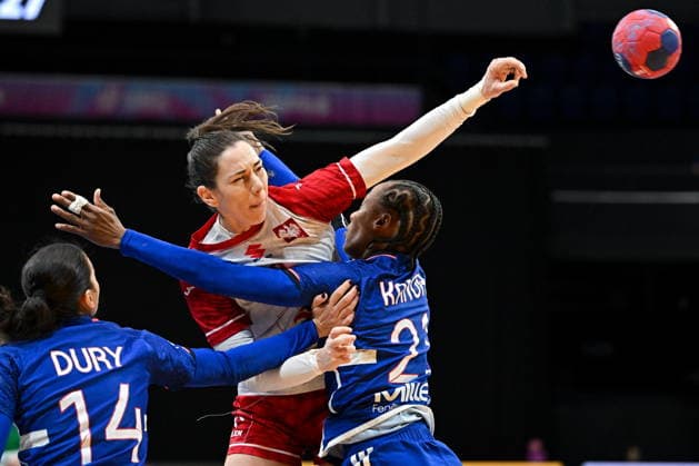 2025.12.02 s-Hertogenbosch pilka reczna kobiet Mistrzostwa Swiata Francja - Polska N z Monika Kobylinska Foto Lukasz Laskowski PressFocus 2025.12.02 s-Hertogenbosch IHF WomenÕs Handball World Championship, WM, Weltmeisterschaft France v Poland Monika Kobylinska Credit: Lukasz Laskowski PressFocus NEWSPIX.PL --- newspix.pl POLAND OUT! 