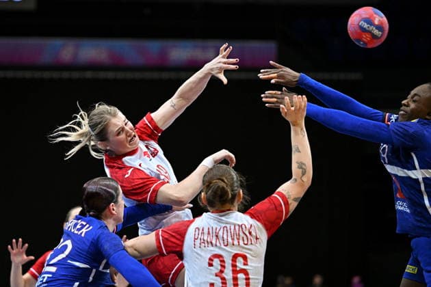 2025.12.02 s-Hertogenbosch pilka reczna kobiet Mistrzostwa Swiata Francja - Polska N z Natalia Nosek Foto Lukasz Laskowski PressFocus 2025.12.02 s-Hertogenbosch IHF WomenÕs Handball World Championship, WM, Weltmeisterschaft France v Poland Natalia Nosek Credit: Lukasz Laskowski PressFocus NEWSPIX.PL --- newspix.pl POLAND OUT! 