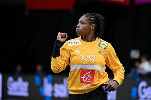2025.12.02 s-Hertogenbosch pilka reczna kobiet Mistrzostwa Swiata Francja - Polska N z Hatadou Sako Foto Lukasz Laskowski PressFocus 2025.12.02 s-Hertogenbosch IHF WomenÕs Handball World Championship, WM, Weltmeisterschaft France v Poland Hatadou Sako Credit: Lukasz Laskowski PressFocus NEWSPIX.PL --- newspix.pl POLAND OUT! 