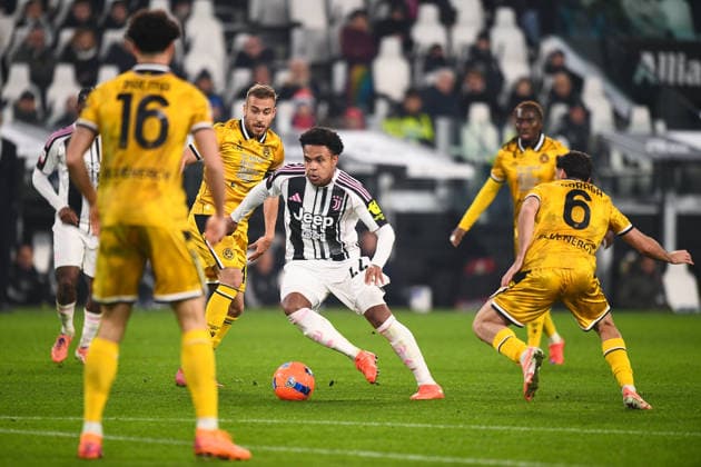 2025-12-02 Juventus FC v Udinese Calcio - Coppa Italia TURIN, ITALY - DECEMBER 2: Weston McKennie of Juventus FC in action during the Coppa Italia match between Juventus FC and Udinese Calcio at Allianz Stadium on December 2, 2025 in Turin, Italy. (Photo by Alberto Gandolfo BSR Agency) Turin Italy Content not available for redistribution in The Netherlands directly or indirectly through any third parties. Copyright: xBSRxAgencyx