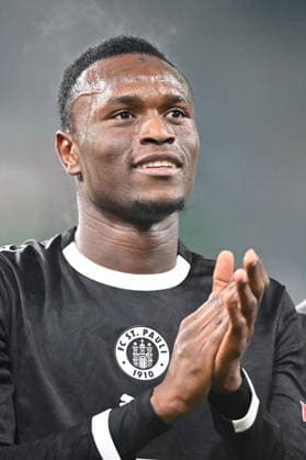 Abdoulie CEESAY Pauli Schlussjubel FC St Pauli, Jubel, jubeln, Freude, cheers, Fussball, DFB Pokal, Achtelfinale, Round of 16, Borussia Moenchengladbach MG FC St Pauli Pauli 1 2 am 02 12 2025 im Borussiapark Moenchengladbach Deutschland DFL regulations prohibit any use of photographs as image sequences and or quasi video Â