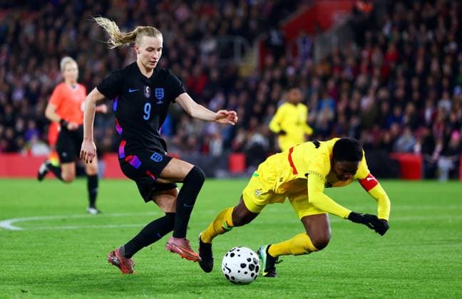 Aggie Beever-Jones of England. England Women v Ghana Women, International Friendly, Länderspiel, Nationalmannschaft Football, St Mary s Stadium, Southampton, UK - 02 Dec 2025Southampton St Mary s Stadium United Kingdom EDITORIAL USE ONLY No use with unauthorised audio, video, data, fixture lists, club league logos or live services. Online in-match use limited to 120 images, no video emulation. No use in betting, games or single club league player publications.  Copyright: xJamesxMarsh Shutterstockx 16005561ck