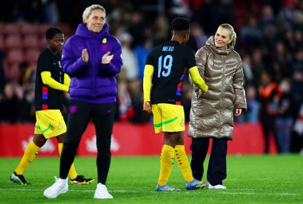 England Women Head Coach Sarina Wiegman shakes hands. England Women v Ghana Women, International Friendly, Länderspiel, Nationalmannschaft Football, St Mary s Stadium, Southampton, UK - 02 Dec 2025Southampton St Mary s Stadium United Kingdom EDITORIAL USE ONLY No use with unauthorised audio, video, data, fixture lists, club league logos or live services. Online in-match use limited to 120 images, no video emulation. No use in betting, games or single club league player publications.  Copyright: xJamesxMarsh Shutterstockx 16005561cm