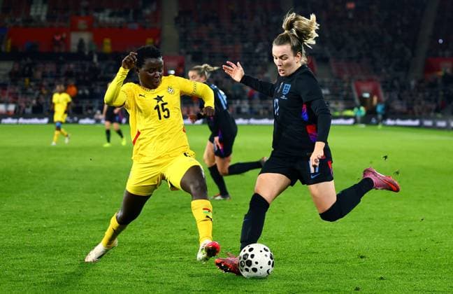Comfort Yeboah of Ghana and Lauren Hemp of England. England Women v Ghana Women, International Friendly, Länderspiel, Nationalmannschaft Football, St Mary s Stadium, Southampton, UK - 02 Dec 2025Southampton St Mary s Stadium United Kingdom EDITORIAL USE ONLY No use with unauthorised audio, video, data, fixture lists, club league logos or live services. Online in-match use limited to 120 images, no video emulation. No use in betting, games or single club league player publications. Copyright: xJamesxMarsh Shutterstockx 16005561cc