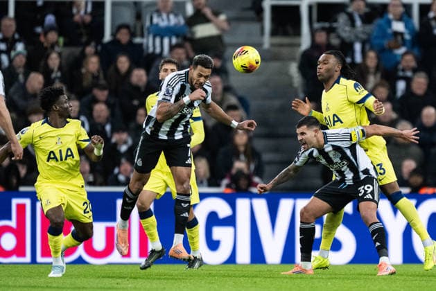 NEWCASTLE UPON TYNE, ENGLAND, DEC 2: Joelinton of Newcastle United heads the ball during the Premier League match between Newcastle United and Tottenham Hotspur at St James Park on December 2, 2025 in Newcastle, England. Photo by Will Palmer SPP Copyright: xWillxPalmer SPPx Sportspressphoto_SPR69328