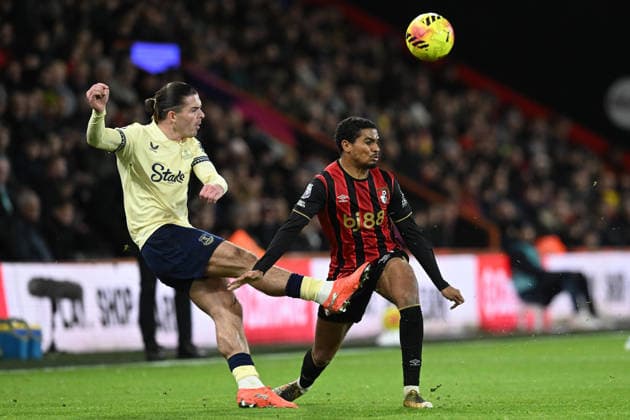 Bournemouth v Everton Premier League 02 12 2025. Jack Grealish (18) of Everton battles for possession with Amine Adli (21) of AFC Bournemouth during the Premier League match between Bournemouth and Everton at the Vitality Stadium, Bournemouth, England on 2 December 2025. Bournemouth Vitality Stadium Dorset England Editorial use only DataCo restrictions apply See www.football-dataco.com , Copyright: xGrahamxHuntx PSI-23324-0321