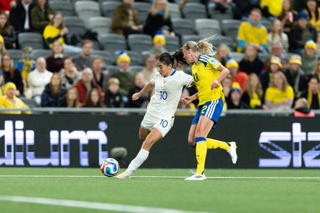 Clara Mateo (10 France) shoots the ball during the Third-place match of the UEFA Womens Nations League football match between Sweden and France at 3Arena in Stockholm, Sweden. Copyright: xAnexFrosakerx xSPPx Sportspressphoto_SPR69400