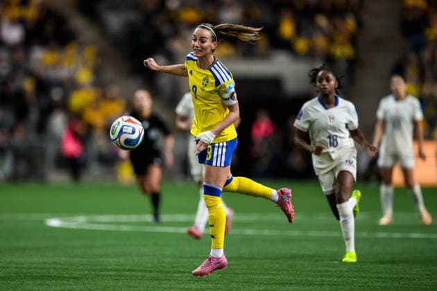 251202 Kosovare Asllani of Sweden during the Women s Nations League bronze medal second leg match between Sweden and France on December 2, 2025 in Stockholm Photo Simon Hastegard BILDBYRAN code SH JM0754 bbeng fotboll football soccer fotball nations league uefa womens nations league bronsmatch bronze medal match dam sverige sweden frankrike france  Copyright: SIMONxHASTEGARD BB251202SH130
