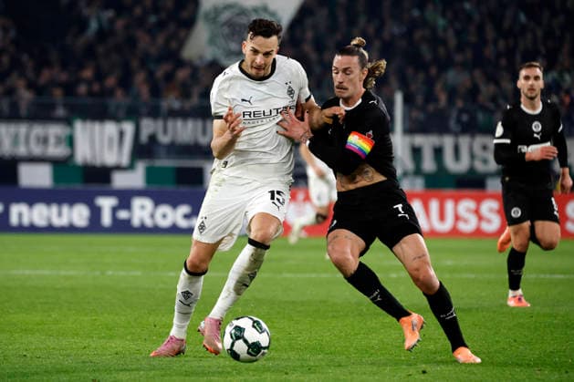 Mönchengladbach, Germany, Germany DFB Pokal Round of 16 Borussia Mönchengladbach FC St Pauli 1 2 02 12 2025 at Borussia Park in Mönchengladbach Haris TABAKOVIC MG left and Jackson IRVINE STP right Photo Norbert Schmidt, Duesseldorf