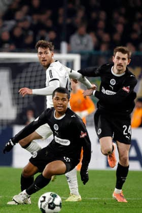 Mönchengladbach, Germany, Germany DFB Pokal Round of 16 Borussia Mönchengladbach FC St Pauli 1 2 Joseph Michael SCALLY MG , Joel Chima FUJITA STP and Connor METCALFE STP from left to right Photo Norbert Schmidt, Duesseldorf