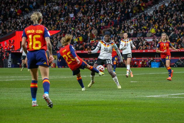 02 12 2025, xgrfx, Football UEFA Women s Nations League Final Second Leg, Spain Germany v l Claudia Pina Spain , Nicole Anyomi German Women s National Team DFL DFB REGULATIONS PROHIBIT ANY USE OF PHOTOGRAPHS as IMAGE SEQUENCES and or QUASI VIDEO Madrid