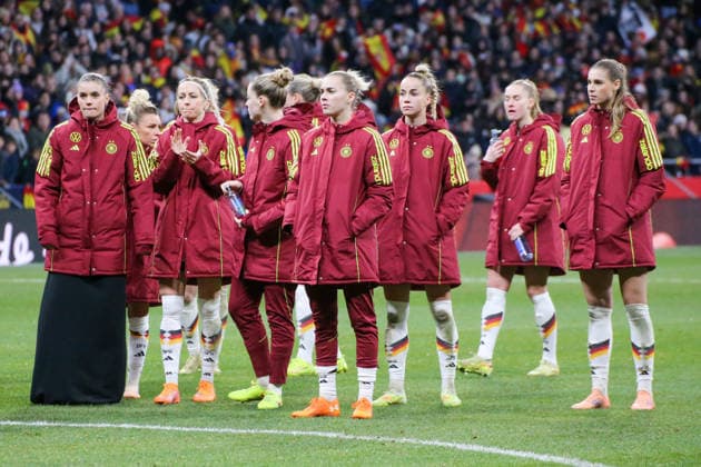 02 12 2025, xgrfx, Football UEFA Women s Nations League Final second leg, Spain Germany v l Selinqa Cerci, Kathrin Hendrich, Alara, Laura Freigang, Giulia Gwinn, Jule Brand disappointed after losing the final German women s national team DFL DFB REGULATIONS PROHIBIT ANY USE OF PHOTOGRAPHS as IMAGE SEQUENCES and or QUASI VIDEO Madrid