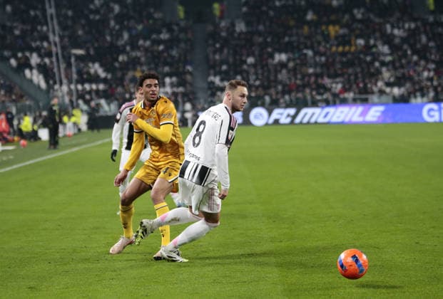 Teun Koopmeiners of Juventus FC and Arthur Atta of Udinese Calcio during the Coppa Itallia, 2025 26 season, football match between Juventus FC and Udinese Calcio on 02 Dicember 2025, at Allianz Stadium, Turin, taly. Photo Nderim KACELI  Copyright: xNderimxKaceli IPAxSportx xipa-agency.netx xx IPA_68662453 IPA_Agency_IPA68662453