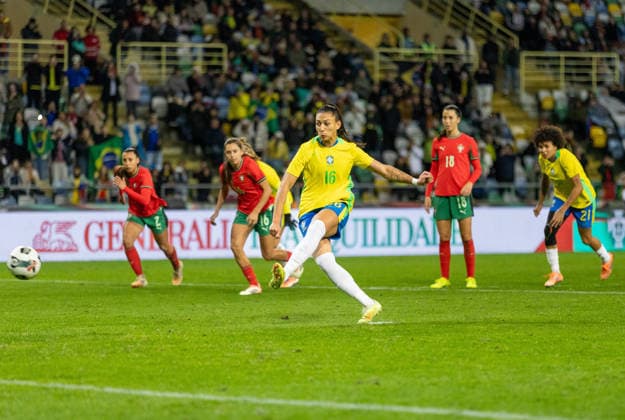 Portugal x Brasil Futebol Feminino AVEIRO, AV - 02.12.2025: PORTUGAL X BRASIL FUTEBOL FEMININO - 85336) Portugal vs Brazil Women& 39;s Football (Photo: Luan Chepernate Fotoarena) x2851963x  LuanxChepernate