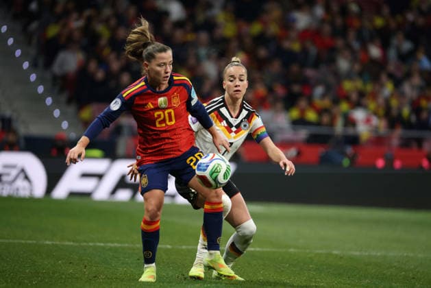 Madrid, Germany 02 December 2025 UEFA Nations League Women Final Second Round 2025 Spain vs Germany Pictured from left in duel Claudia Pina Spain and Giulia Gwinn Germany Riyadh Air Metropolitano Copyright: xFotostandx xFantinix