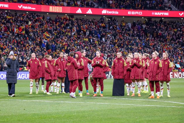 Madrid, Deutschland 02. Dezember 2025: UEFA Nations League Women - Finale Rückrunde - 2025 - Spanien vs. Deutschland Im Bild: Die Spielerinnen der deutschen Fußballnationalmannschaft der Frauen enttäuscht nach der Niederlage gegen Spanien Riyadh Air Metropolitano Copyright: xFotostandx xFantinix
