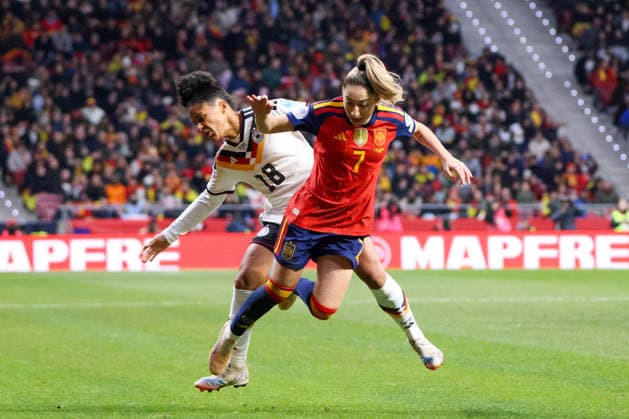 Madrid, Germany 02 December 2025 UEFA Nations League Women Final Second Round 2025 Spain vs Germany Pictured from left in duel Shekiera Martinez Spain and Olga Carmona Spain Riyadh Air Metropolitano Copyright: xFotostandx xFantinix